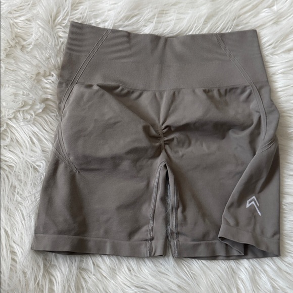 OA Effortless Seamless Shorts size S - Picture 2 of 6